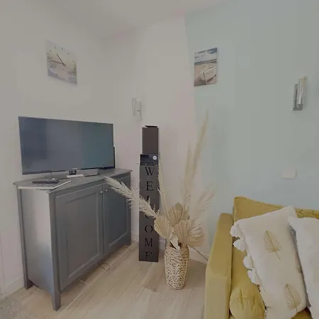 Apartmán Les Issambres T2 Renove Avec Piscine Et Parking - Fr-1-226-561 *