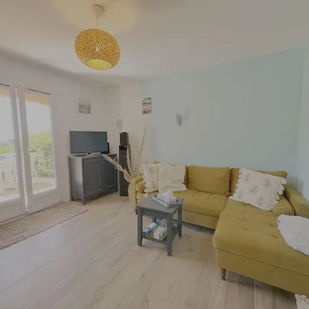 Les Issambres T2 Renove Avec Piscine Et Parking - Fr-1-226-561