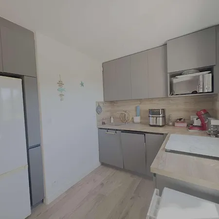 Les Issambres T2 Renove Avec Piscine Et Parking - Fr-1-226-561 * Roquebrune-sur Argens