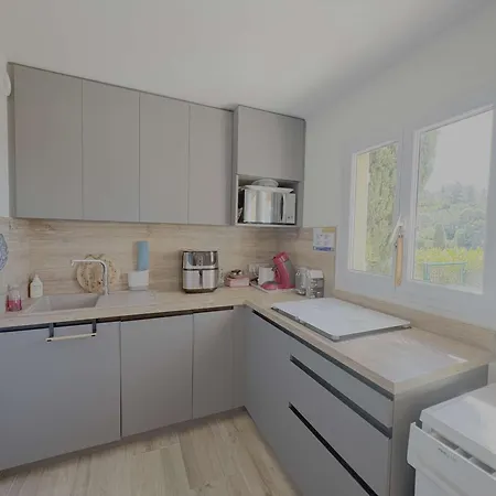 Les Issambres T2 Renove Avec Piscine Et Parking - Fr-1-226-561